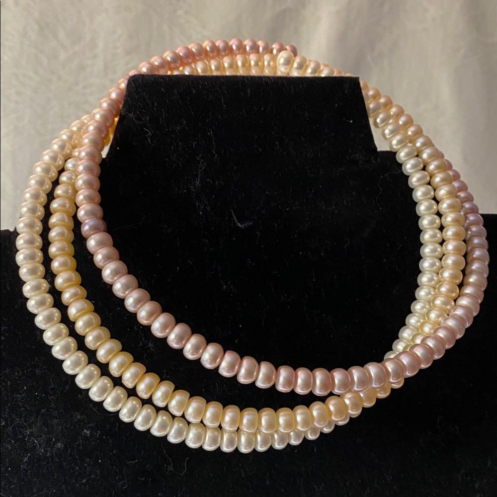Set of 3 Pearl Collar Necklaces on wire … Cream, Pink, White .. Honora? NWOT ❤️